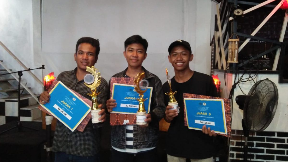 MAHASISWA PRODI BSI FBS UNM HELAT LOMBA MUSIKALISASI PUISI