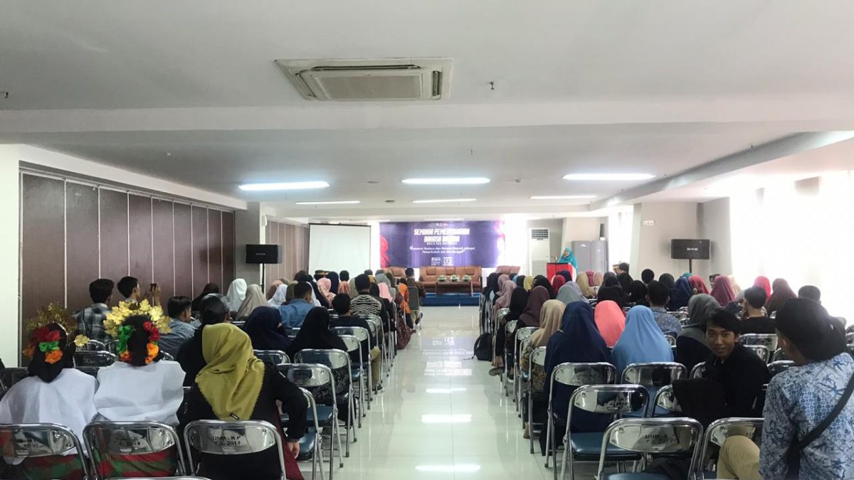 TINGKATKAN KESADARAN DALAM BAHASA DERAH, HMPS PBSD GELAR SEMINAR PEMERTAHANAN BAHASA DAERAH