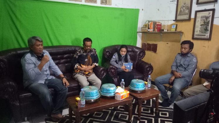 TALKSHOW LPM PROFESI UNM: COVID-19, MEDIA DAN WAJAH INDONESIA