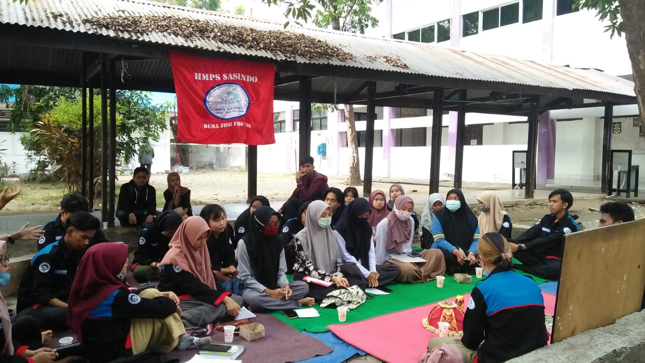 UNDANG ONCE LULIBOLI, HMPS SASINDO ADAKAN LITERASI PENA SWAB DIKSI UNTUK POSITIF PUISI