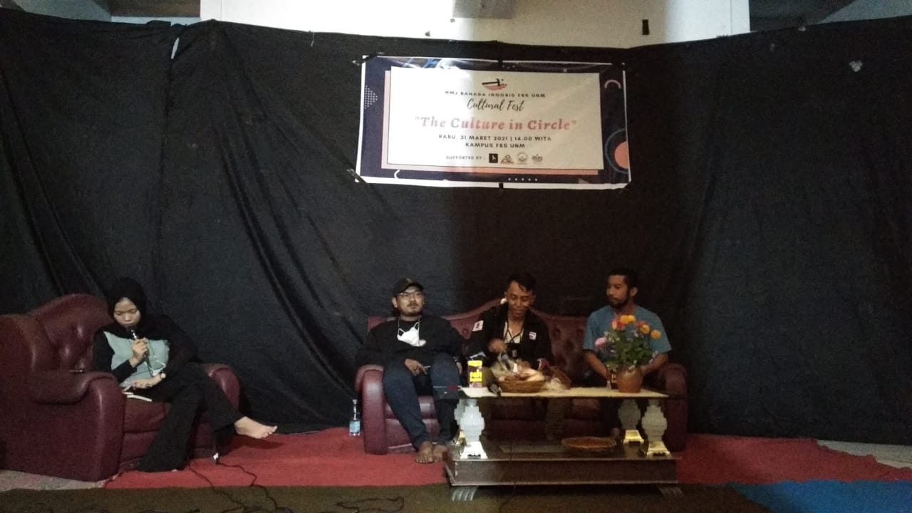 HMJ BAHASA INGGRIS ADAKAN TALKSHOW “BUKU, DISKUSI, CINTA DAN DEMONSTRASI”
