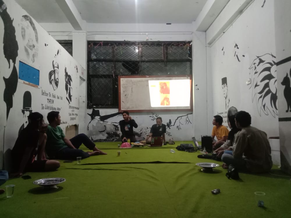 DISKUSI RUTIN AKHIR PEKAN, BEM FBS BAHAS KAPITALISME