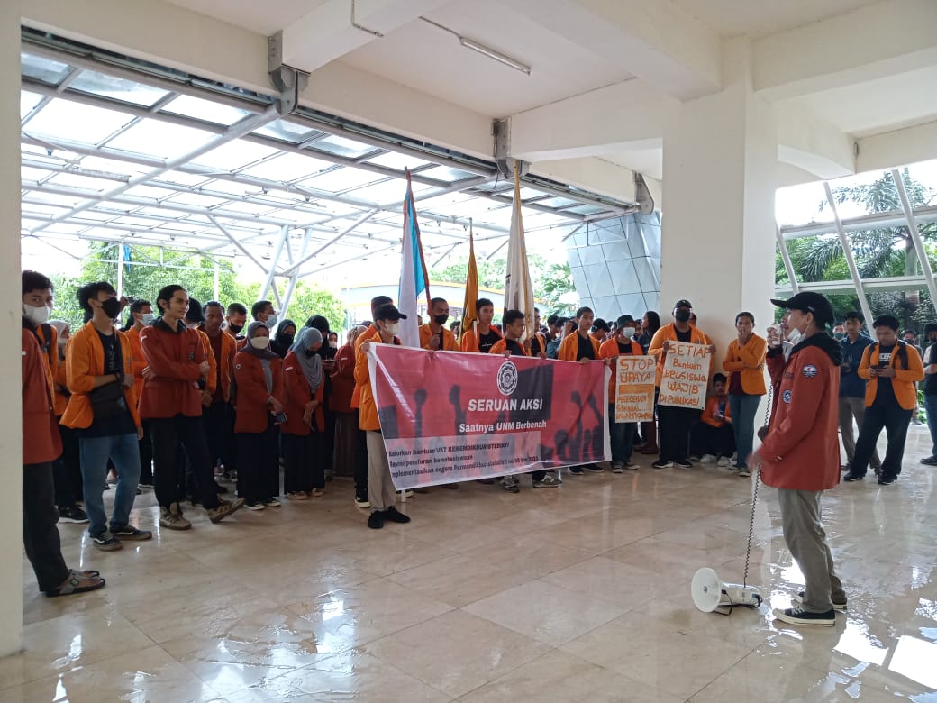 TUNTUT TIGA HAL, ALIANSI MAHASISWA UNM GELAR AKSI SAATNYA UNM BERBENAH