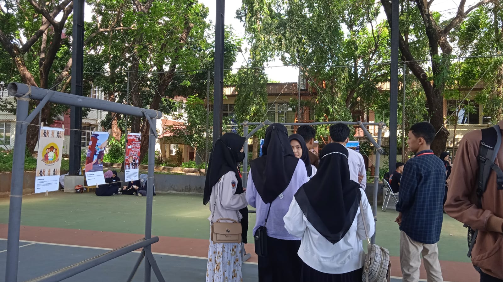 ANGKAT ISU SOSIAL DALAM KARYA JURNALISTIK, LPM METANOIAC GELAR PAMERAN JENDELA MATA