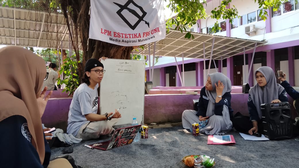 SKUTER LPM ESTETIKA BAHAS TINDAKAN REPRESIF BIROKRASI TERHADAP PERSMA