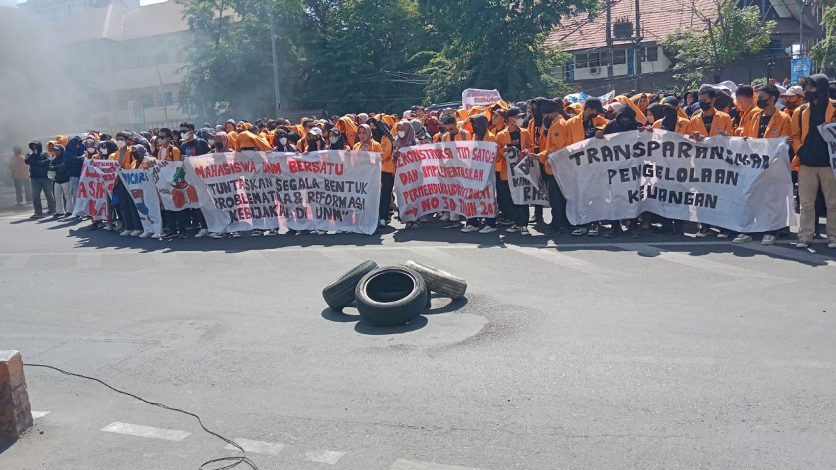 ALIANSI MAHASISWA INGINKAN PERUBAHAN ATURAN AKADEMIK, KORLAP FBS: METODE PERKULIAHAN SALAHI KEBIJAKAN