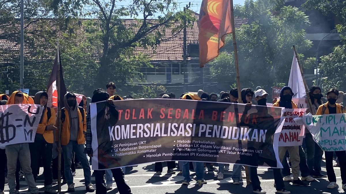 ANGKAT TUJUH ISU, BEM UNM GELAR SERUAN AKSI TOLAK KOMERSIALISASI PENDIDIKAN