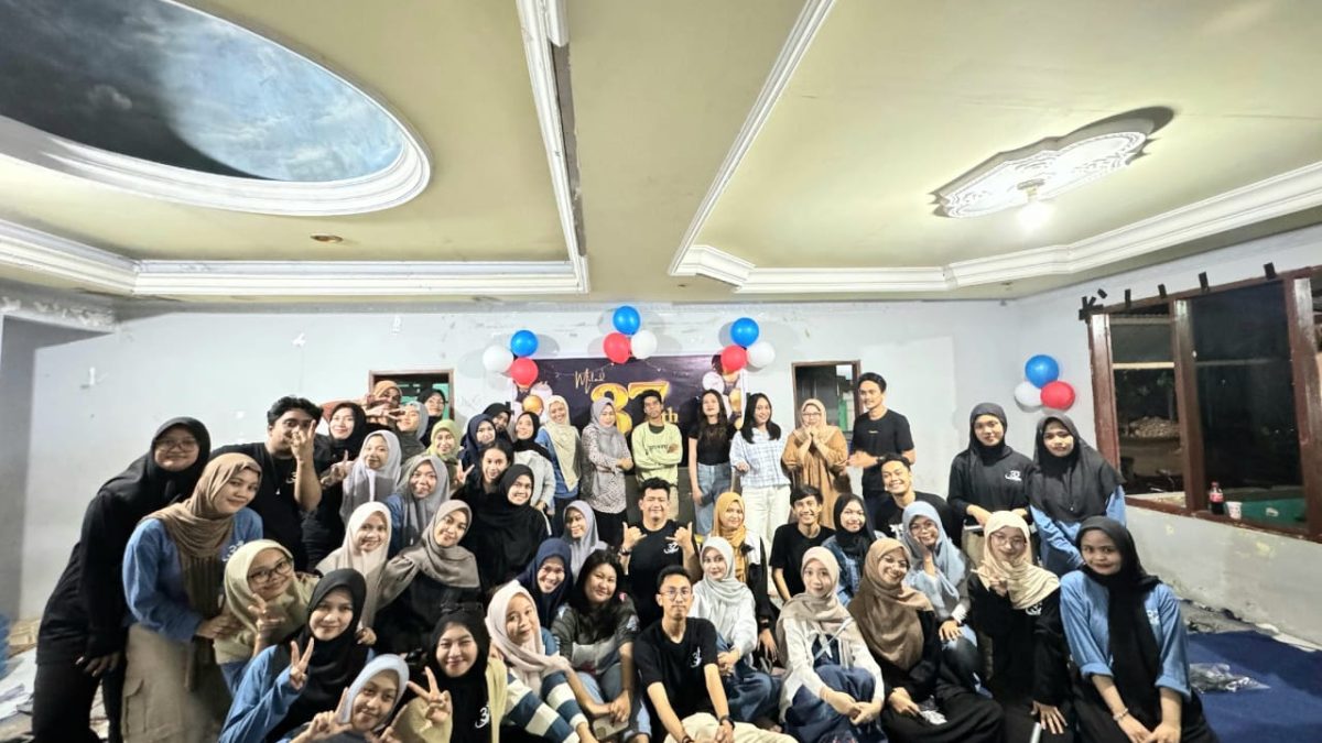 LPM ESTETIKA RAYAKAN MILAD KE-37, PEMIMPIN UMUM: KESEMPATAN UNTUK SALING BERTUKAR KABAR