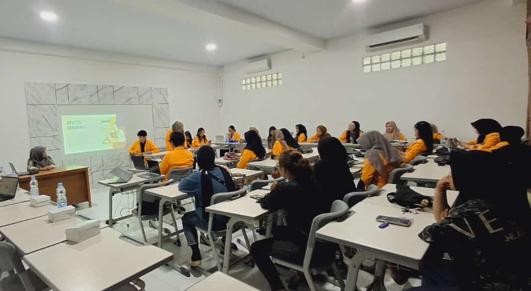 16 TIM MAHASISWA PRODI BSI SEMINARKAN HASIL BKP MAGANG MANDIRI