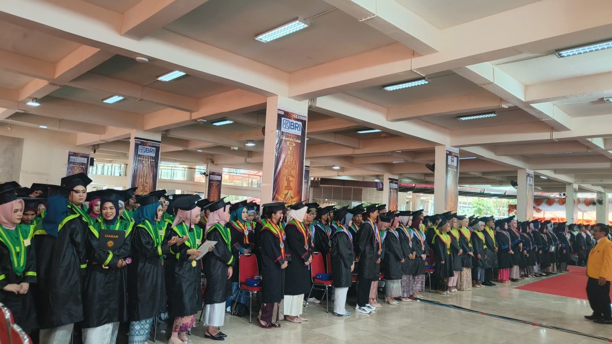 KAPOLDA SULSEL TURUT HADIRI WISUDA UNM PERIODE JULI 2025