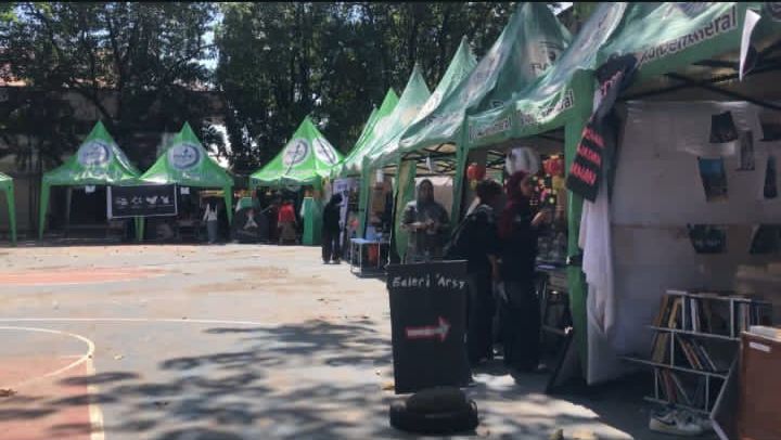 FBS SEDIAKAN 20 STAN UNTUK PERKENALKAN LEMBAGA KEMAHASISWAAN DALAM PKKMB 2025