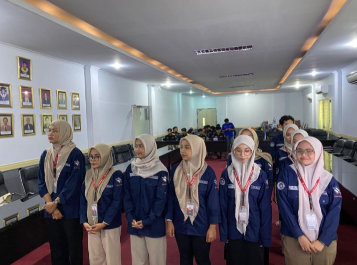 PELANTIKAN PENGELOLA HARIAN LPM ESTETIKA, WD III: KEMBANGKAN KONTEN DENGAN BERAGAM BAHASA