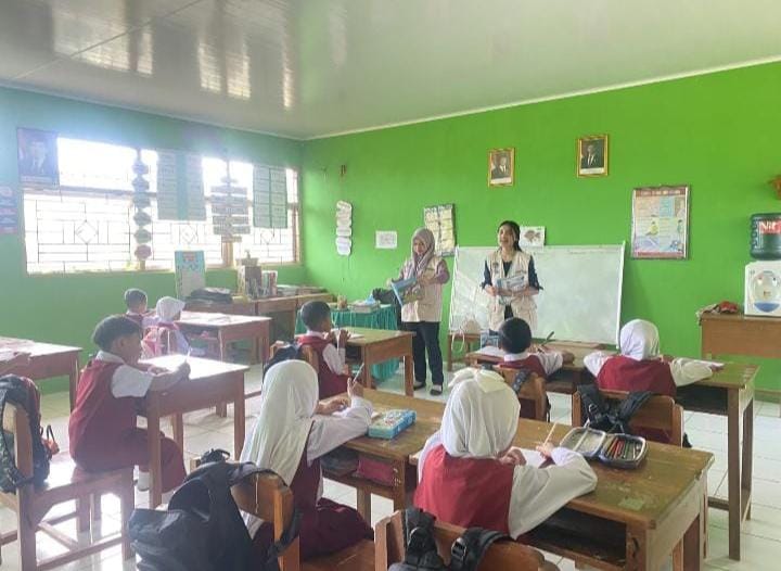 MP EKOLIBRIUM FEB UNM GELAR SKIM PENDIDIKAN, TERAPKAN LEARNING THROUGH PLAY