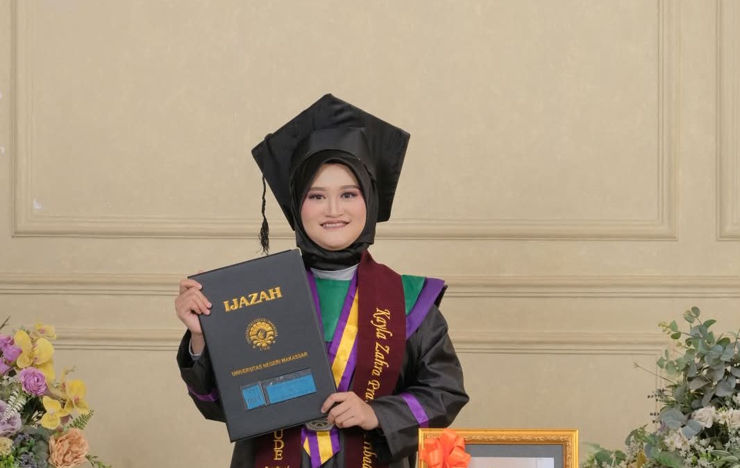 SEGUDANG PRESTASI, KAYLA ZAHRA RAIH WISUDAWAN TERBAIK FBS UNM
