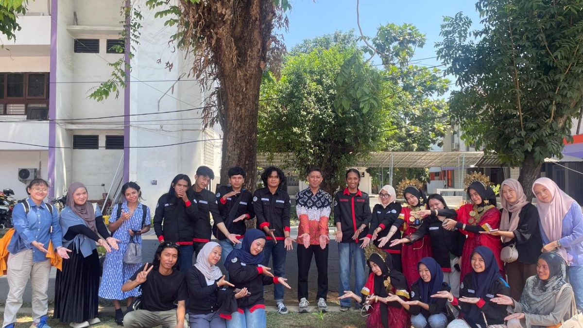 HMPS SASINDO UNM SUARAKAN ISU LINGKUNGAN MELALUI SASTRA HIJAU